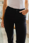 Judy Blue Edith Mid Rise Classic Slim Jeans in Black