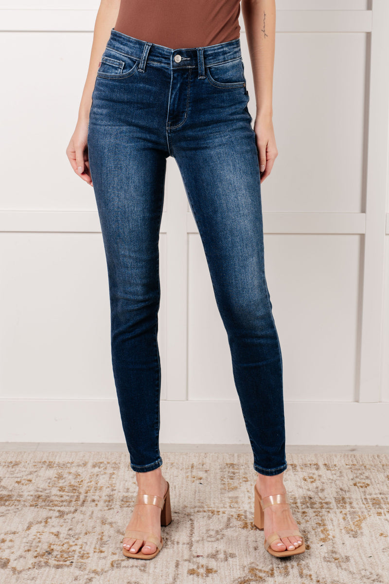 Judy Blue Skylar Mid Rise Thermal Vintage Skinny Jean